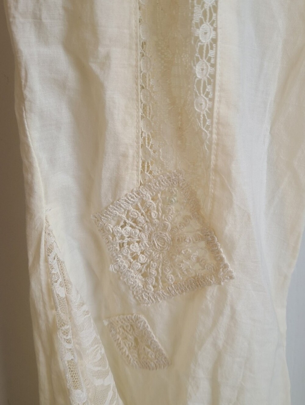 Aliyah Lace Flare Pants | Size 6 - Picture 8 of 10